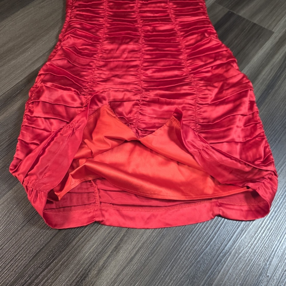 Express Red Strapless Mini Dress Size 6 Silk Ruched Bodycon Party Cocktail - Picture 2 of 11